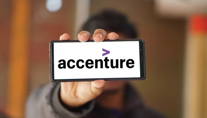 Accenture and 6clicks partner